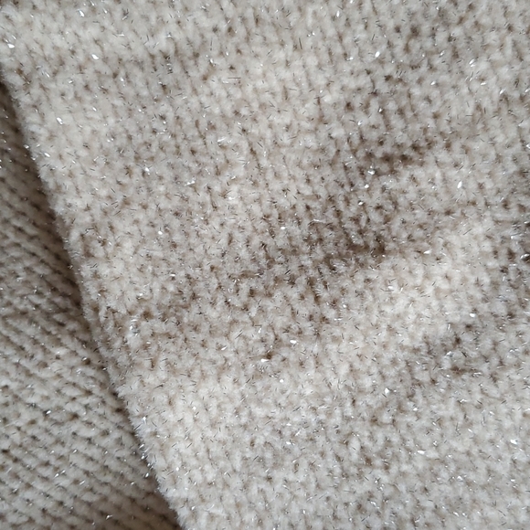 High Low Sweater - Picture 4 of 4